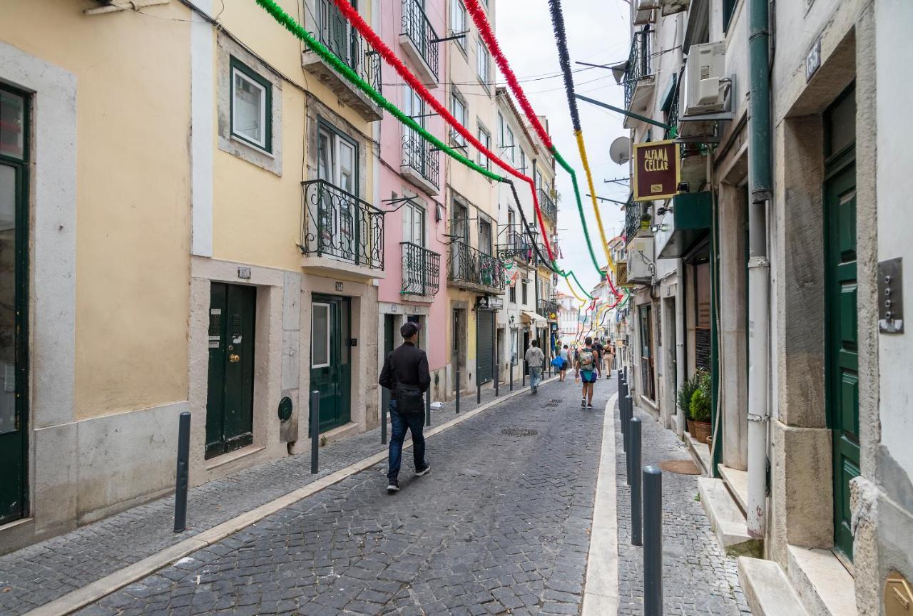 Historical Alfama, Building Top, 5mn To Train And Subway * Lisbona